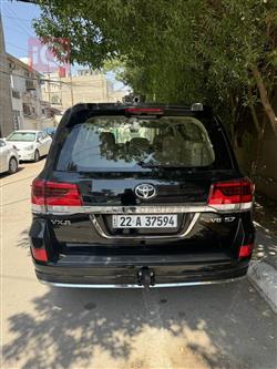 تۆیۆتا لاند کروزەر